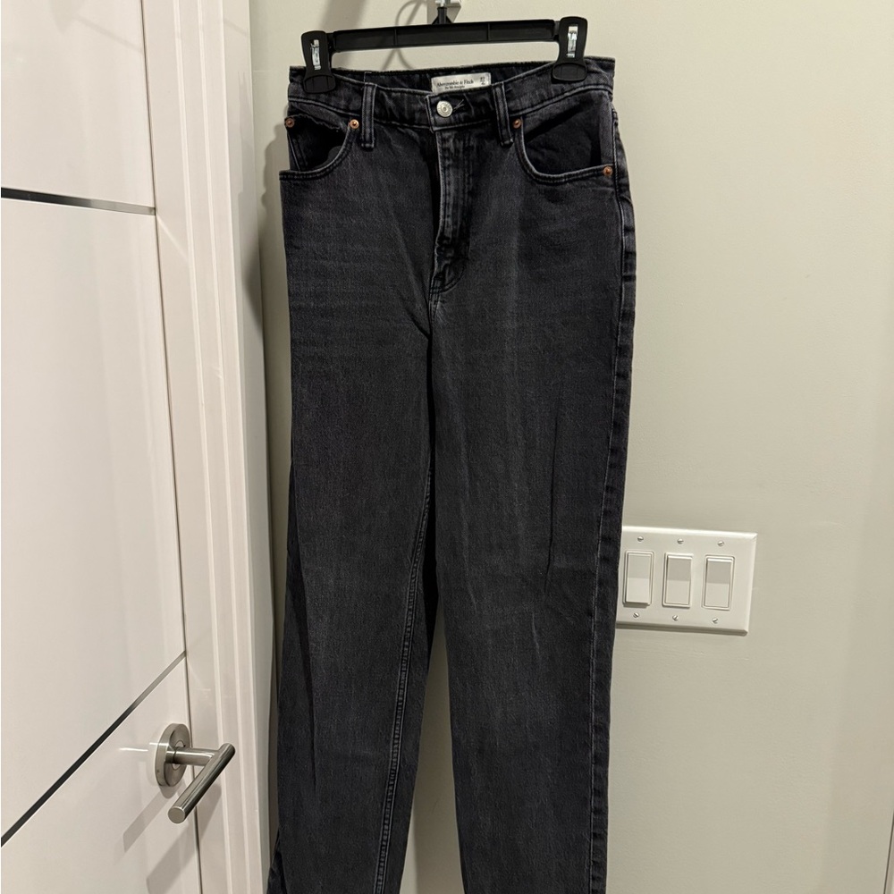 Abercrombie & Fitch Curve Love 90s Straight Leg Ultra High Rise Jeans